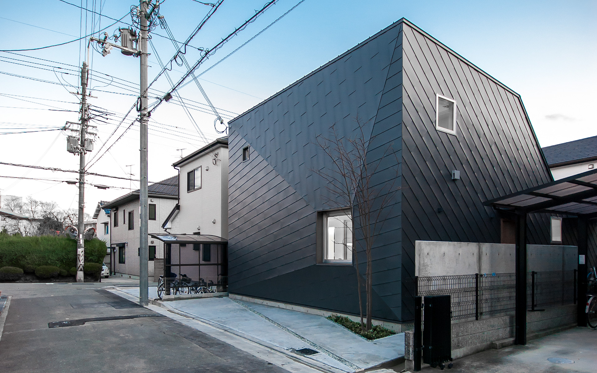 大阪府池田市に建つコートハウスの実例外観写真
