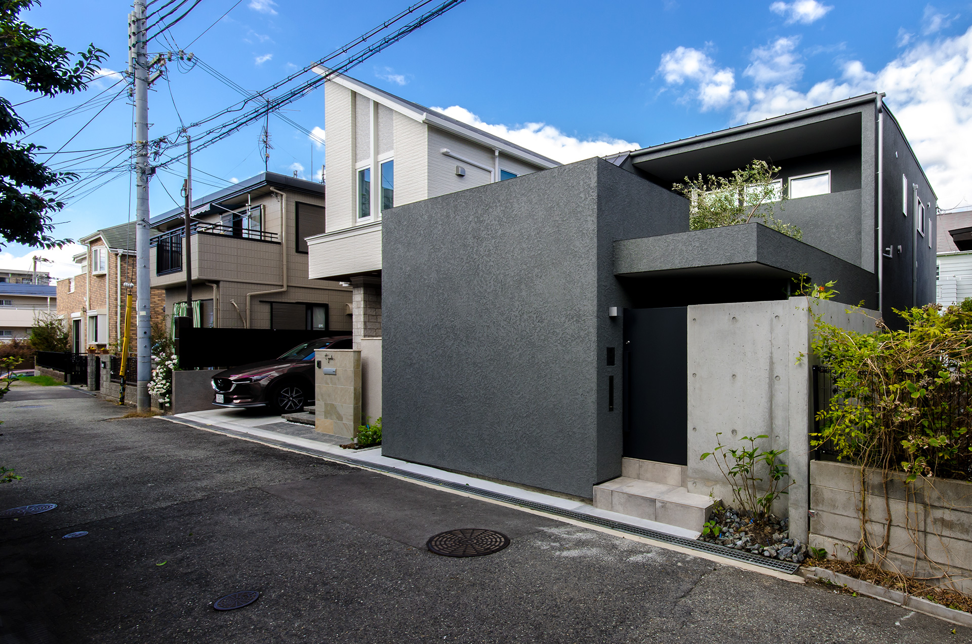 兵庫県神戸市御影に建つ中庭のある家の外観実例写真