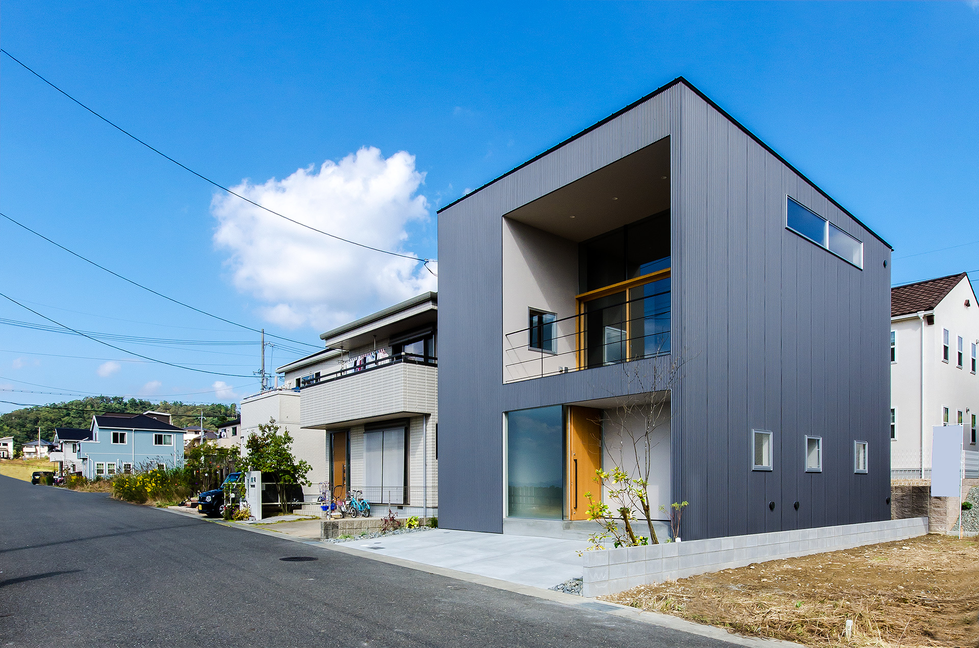 大阪府箕面市に建つ眺望の良い住まい,ガルバリウム鋼板の外観