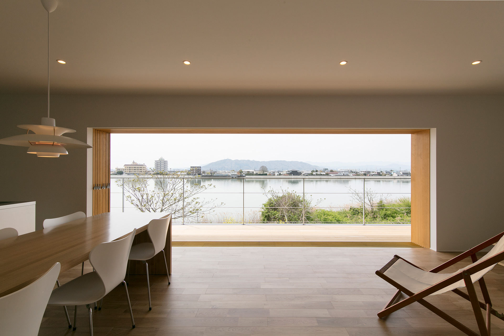 徳島の景色を眺める住宅　内観写真