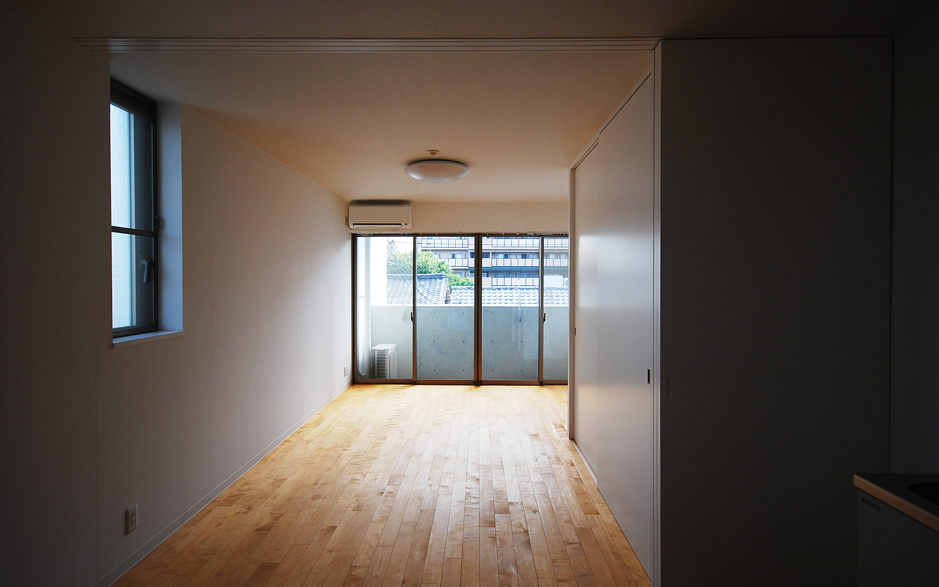 兵庫県尼崎市に建つ医院併用デザイナーズ賃貸マンションの内観写真